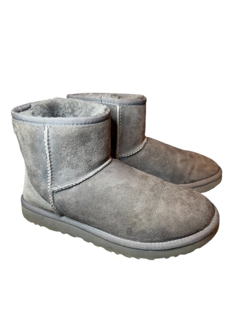 UGG Classic Short II Boots Women’s 8 Gray Suede Sheepskin Winter Boots